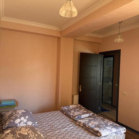 House In Varketili 第比利斯 外观 照片